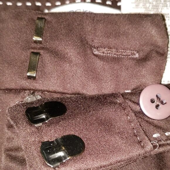 Dockers Brown mid rise curvy capris Sz 8 NWOT - Picture 5 of 5